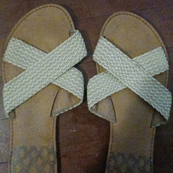 Sand | size 8 | Beige - Picture 4 of 5